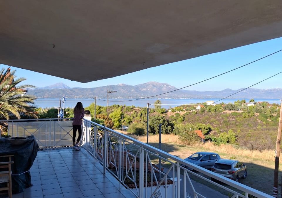 Προνομιακή μονοκατοικία με καταπληκτική θέα θάλασσα/βουνό